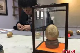 山西手工艺人“蛋壳刻画” 20余年毫厘之上刻艺术图片