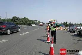 成都绕城高速病害整治一周 交警启动电子眼 抓拍货车违禁驶入图片