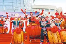 全球网友欢唱“广西尼的呀” 广西神曲全世界圈粉图片