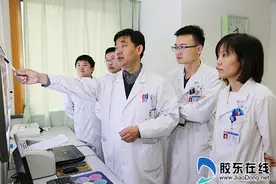 毓璜顶医院郑海涛：治好甲状腺癌 完全不留疤痕图片