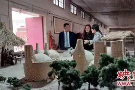 时代的传承 周志勇夫妇到汝州观摩玉松汝瓷图片