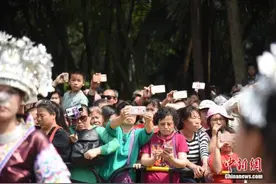 中越民众“走亲戚”携手共庆“三月三”图片