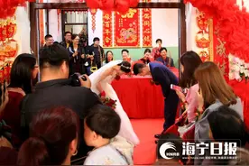 大学生回村举办婚礼，烂漫春天只愿天荒地老图片