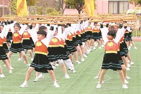 南通非遗跳马伕舞蹈进校园学生们跳起马伕操图片