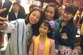 10岁美国华裔拜祖大典放飞和平鸽 梦想成为中美文化交流的大天使图片