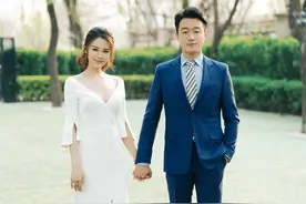 佟大为关悦庆祝婚礼十周年 婚礼见证人到场祝福图片