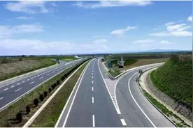 “中国的公路有多烂？”发问的外国网友被事实啪啪打脸｜聚焦图片