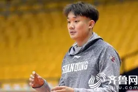 丁彦雨航睢冉五台山打篮球 月底将赴美特训图片