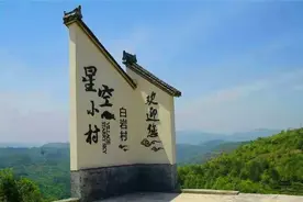 四月的新昌 大岩岗的杜鹃花已开成海图片