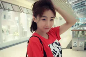 奥运蹦床冠军何雯娜！清纯可爱柔韧性好图片