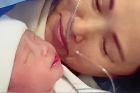 葛荟婕疑似出柜；鹿晗怒斥跟车黄牛；王俊凯所乘航班被粉丝包下图片