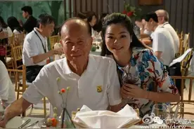 李嘉诚鼓励全球潮人文化使者李红梅传播正能量图片