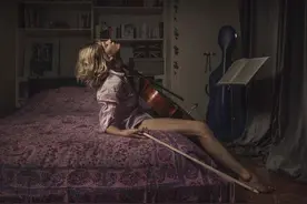 惆怅的伊人，失恋后的姑娘们如此憔悴图片