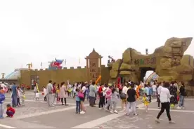 伊旗 蒙古源流文化产业园蚂蚁王国游乐园开业图片
