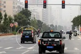 同是闯红灯，为什么有的扣6分，有的只需要扣2分，有的却没事？图片