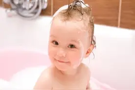 院长：夏天了，婴儿有必要每天都洗澡么？图片