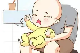 半夜你会叫醒宝宝把尿吗？半夜把尿的危害超出你想象！图片