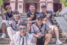 罗志祥微博爆照，极限挑战六人帮 卖萌耍酷图片