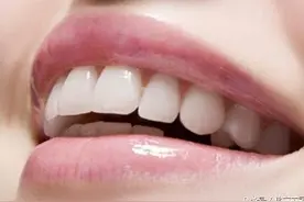 天天喊着要镶的烤瓷牙，到底是好是坏，你又了解多少？图片
