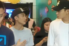 黄子韬、张一山初见气场和，厕所也要结伴去！图片