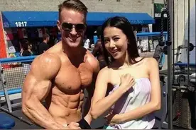 打造麒麟臂必修--哑铃弯举深度解析图片