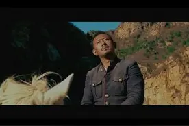 姜文为什么要用一只鹰和一首歌作为《让子弹飞》的开头、结尾图片