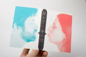 手巾、纸牌、活点地图？婚礼请柬还能这么玩！图片