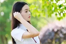 浙传新生女神蒋依芮，爱COS的二次元美少女，超级可爱！图片