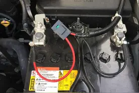 25岁小哥提中东版霸道2700险上当，自己动手加装各种配置图片