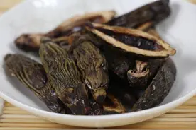 嚼摈榔嚼到吐血，揭秘槟榔究竟能不能吃图片