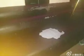 好乐迪K歌无辜“躺枪” 沙发皮脱落遭索赔百元图片