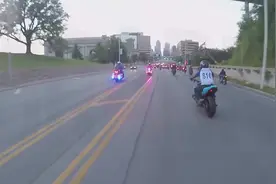 TOP7 警察VS摩托骑士 骑警街头追逐摩托飙车合集2018视频封面