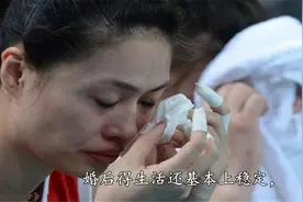 老婆睡着，情夫发来信息，冒充老婆跟他聊了会，内容让我感动落泪视频封面