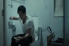 上厕所没有纸怎么办？这段视频用实际行动告诉了我们！