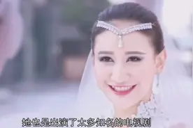 长得和李小冉一样，遇到的导演也一样，唯独名气却有天壤之别！视频封面