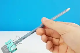 铅笔上没有橡皮擦怎么办？用1个夹子，轻松解决