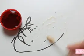 可乐全身上下都是宝，油性笔迹用可乐擦一擦轻松去除，赶紧收藏！