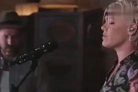 民谣双人组翻唱经典名曲，唱出了不同的韵味！