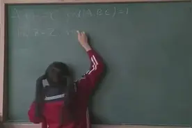 千万别叫醒睡觉的学霸，让老师都怀疑人生视频封面