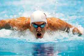 旱鸭子，买个泳镜，再去学学游泳吧图片