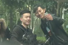 作为一名直男，街头被男生表白，你会怎么样？（小哥好开心）视频封面