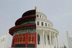 河北石家庄现“中美合体楼”，全球独一无二！引人吐槽“阴阳楼”图片