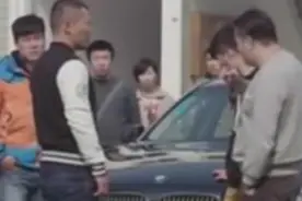 黑社会开宝马闹事，遇到退伍兵，场面火爆！视频封面