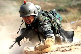 特战尖兵连输两场对抗赛，新任教官做出一个大胆决定连战友都色变图片