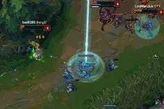 LOL亚索千里传送支援1V3，金克丝+大虫子+扇子妈！图片