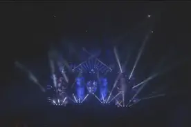 《Boom》开车的时候千万不要听这首歌，因为腿会不由自主的抖起来