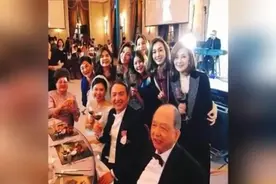 梁静茹范玮琪S_H_E许茹芸等同框_出席婚礼开怀灿笑