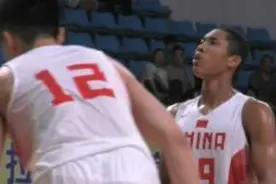 丘天，混血，中国男篮的希望，父亲曾是NBA球员，母亲北京人。视频封面