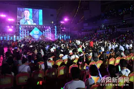 岳阳本土音乐人PK乐坛实力唱将谭维维图片