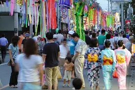日本讲话怪洗澡也怪   男女共浴豆奶温泉图片